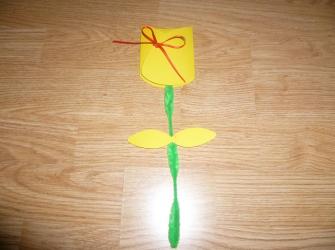 Blume mit Karte selbst basteln Schritt 8