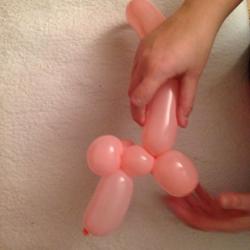 Elefant aus Modellierballons basteln Schritt 11