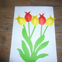 Bunte Blumen aus Papier selbst basteln Schritt 9