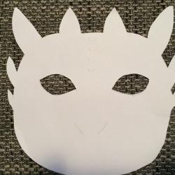 Drachenmaske aus Papier selber basteln Schritt 3